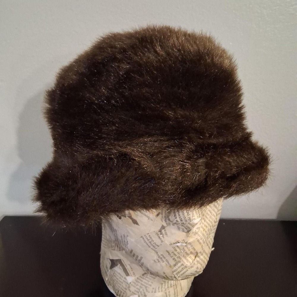 Womens Brown faux fur hat with a retro vibe